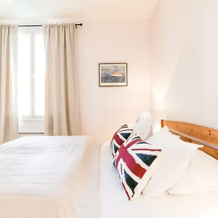 Boutique Tavis, Check In Olavinkatu 8 * Savonlinna