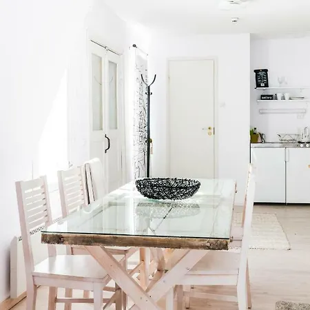 Boutique Tavis, Check In Olavinkatu 8 Hotel Savonlinna