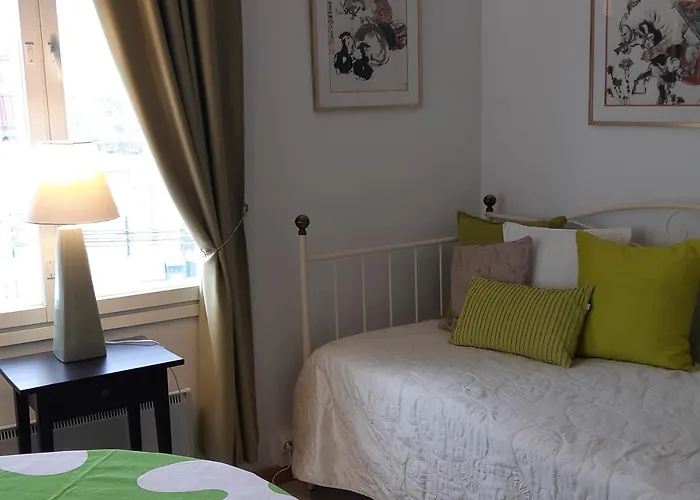 Boutique Tavis, Check In Olavinkatu 8 *